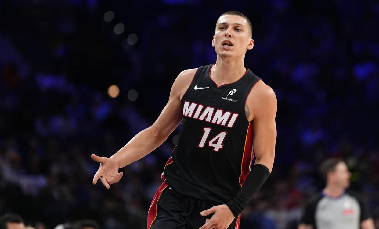 开云下载-塔图姆官方宣布出色防守新规，老鹰引发争议！全场沸腾不已的简单介绍